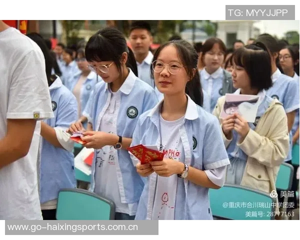 重庆足球队的拼搏历程与荣耀时刻全景纪实 重庆足球队的拼搏历程与荣耀时刻全景纪实